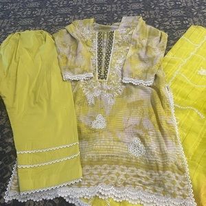 New 3 piece Pakistan dress lawn xl
